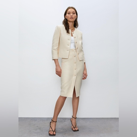 Aritzia Babaton Tweed Button Down Pencil Skirt Cream Size 0 Old Money - Picture 9 of 10